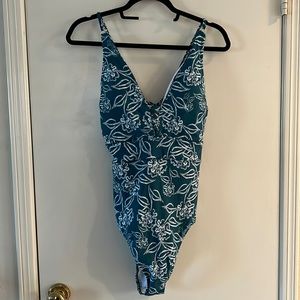 Women’s One Piece Swimsuit NWOT